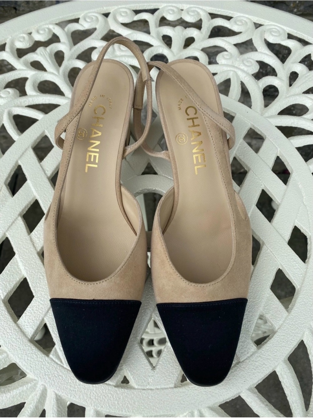 CHANEL Beige and Black Two-Tone Slingback Shoes Size: IT 37 - Picture 5 of 9